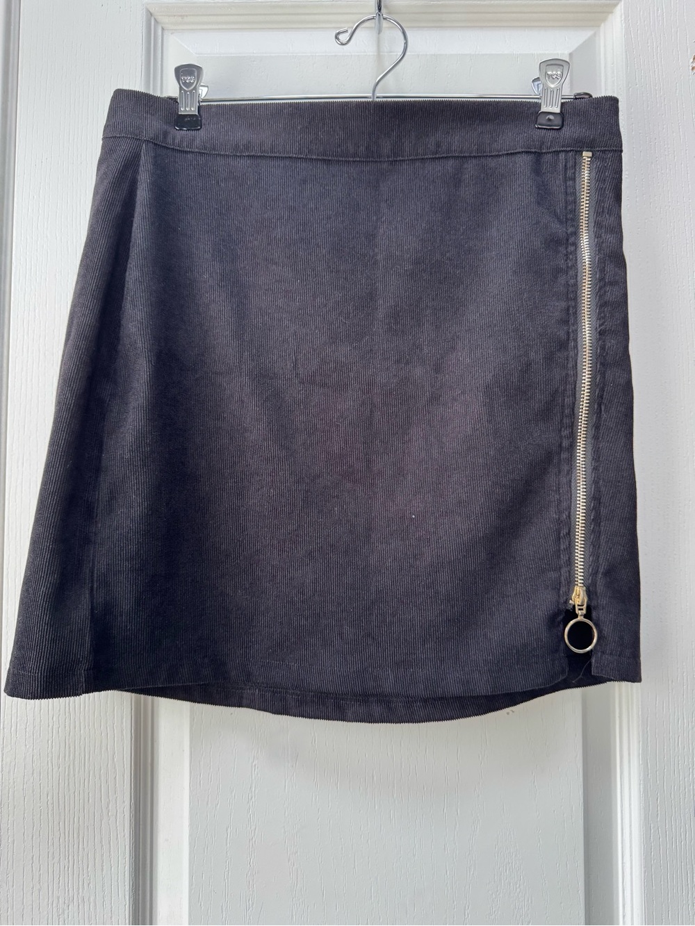 SHEIN Black Corduroy Mini Skirt with Gold Zip
